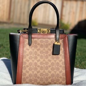 Absolutely beautiful Troupe Tote by Coach !